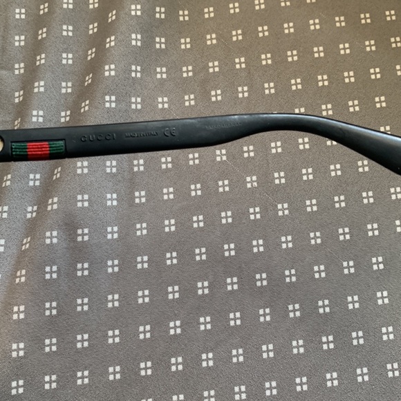 Bought this but never worn.u can add your prescription or turn into Sunglasses - Picture 3 of 5